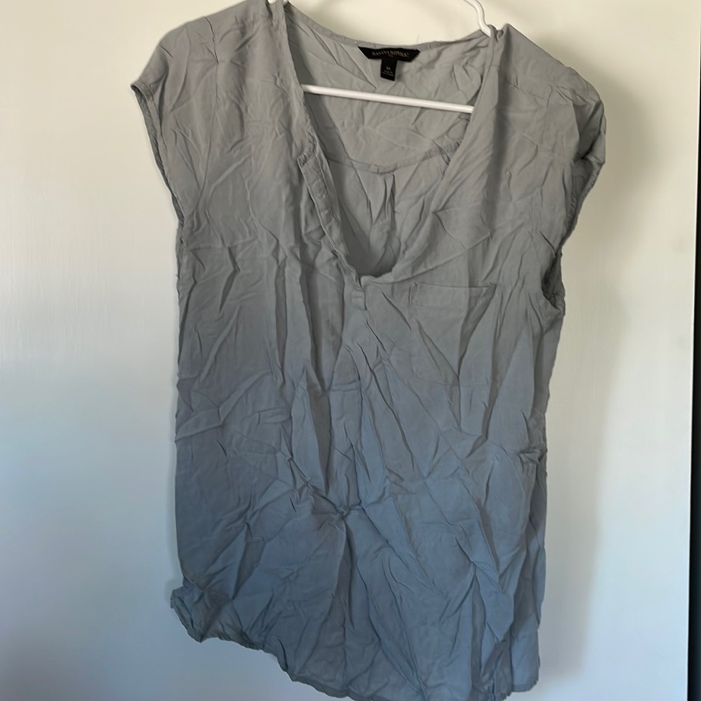 Size M blouse.